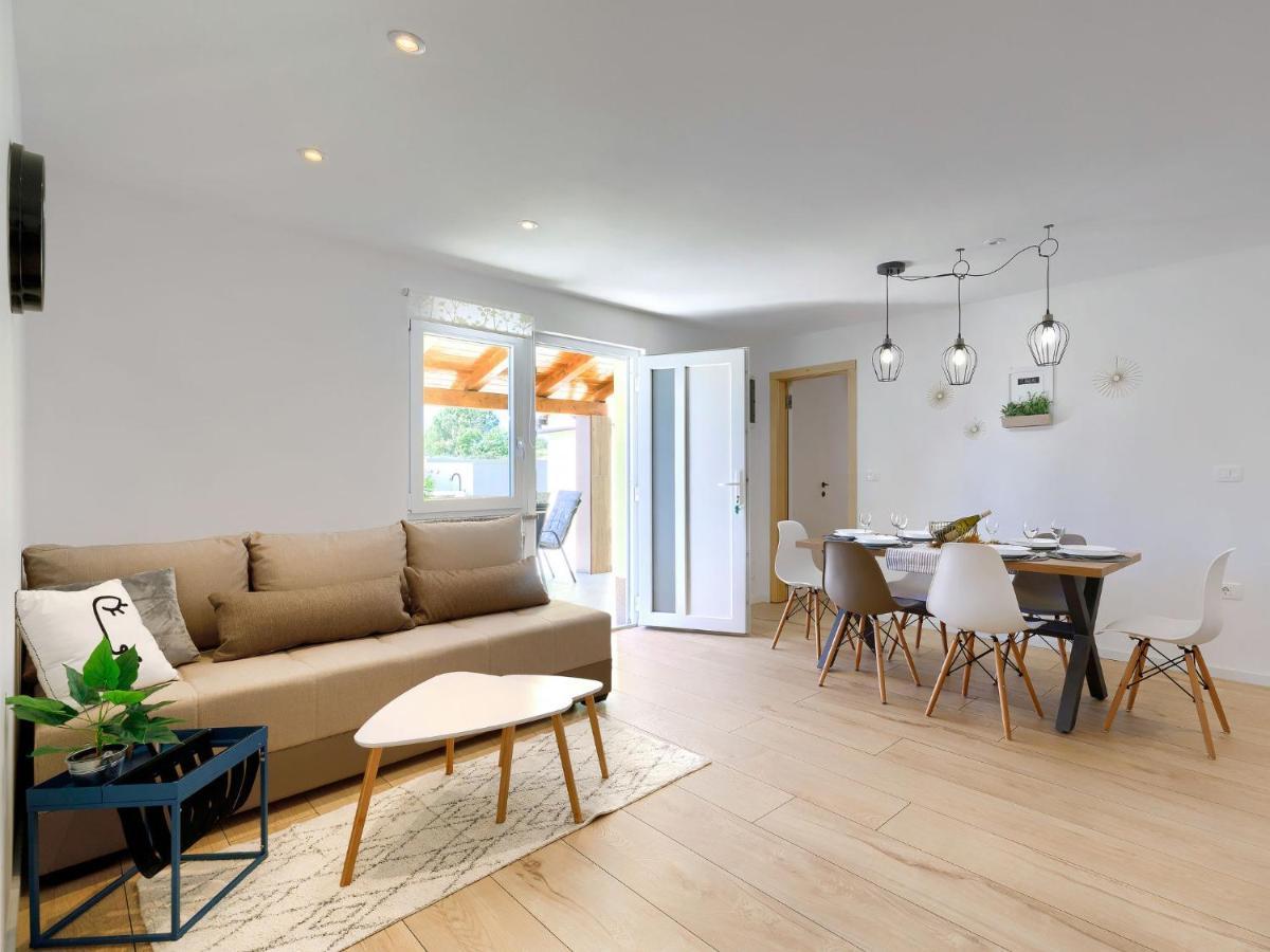 Holiday Home Laura By Interhome Pula Eksteriør billede