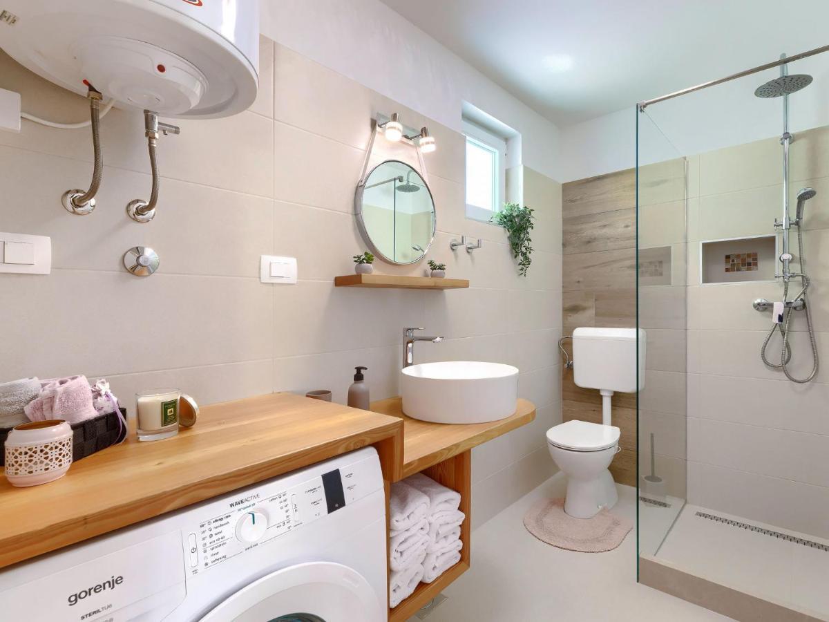 Holiday Home Laura By Interhome Pula Eksteriør billede